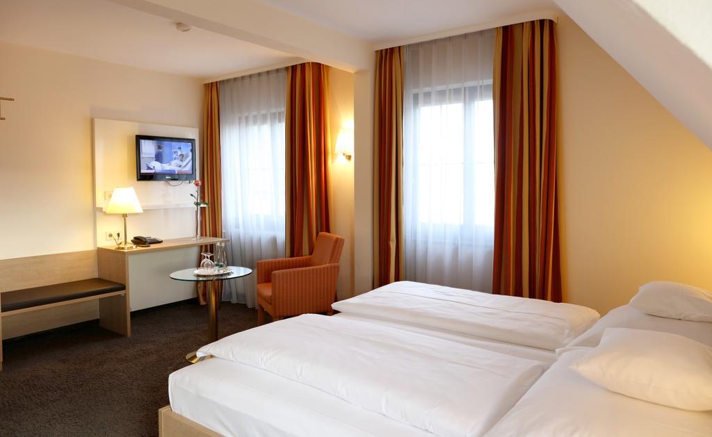 Hotel Warteck フロイデンシュタット エクステリア 写真