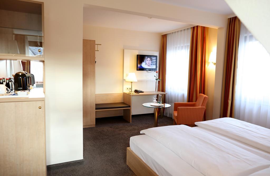 Hotel Warteck フロイデンシュタット エクステリア 写真