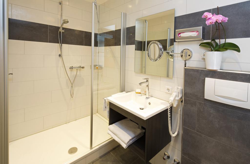 Hotel Warteck フロイデンシュタット エクステリア 写真