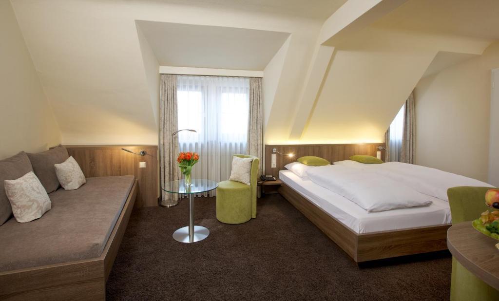 Hotel Warteck フロイデンシュタット エクステリア 写真