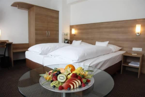 Hotel Warteck フロイデンシュタット エクステリア 写真