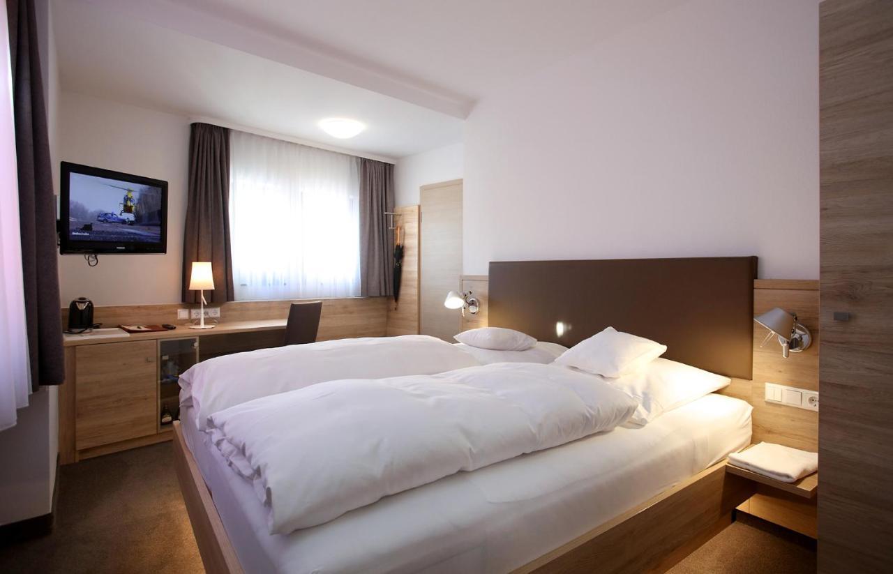 Hotel Warteck フロイデンシュタット エクステリア 写真