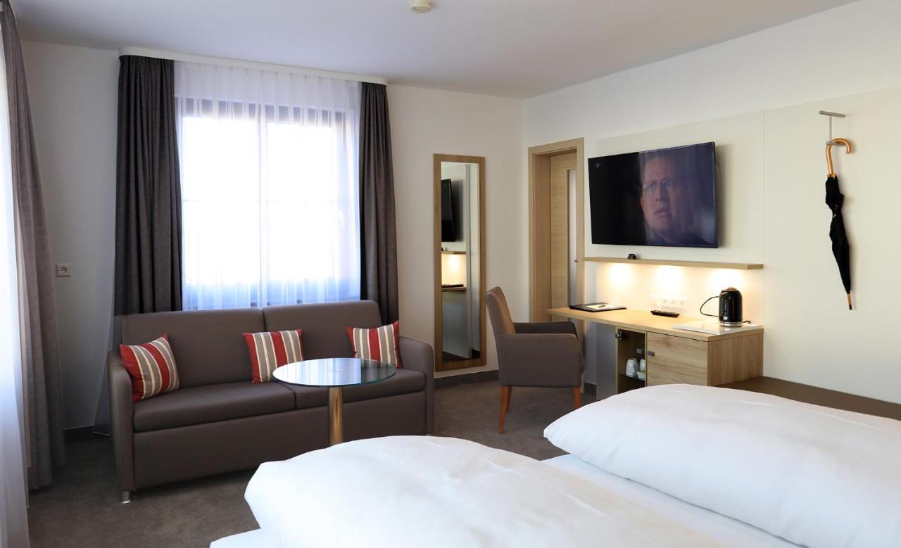Hotel Warteck フロイデンシュタット エクステリア 写真