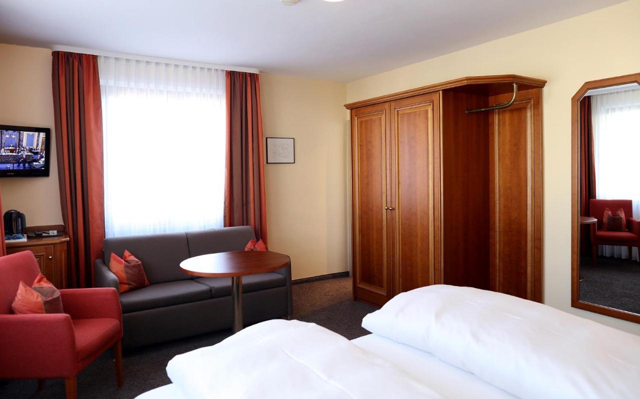 Hotel Warteck フロイデンシュタット エクステリア 写真