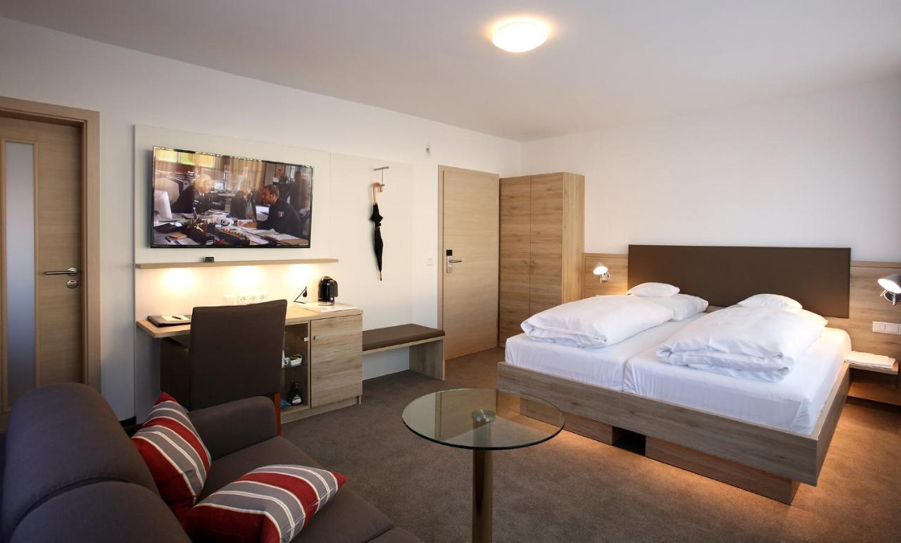 Hotel Warteck フロイデンシュタット エクステリア 写真
