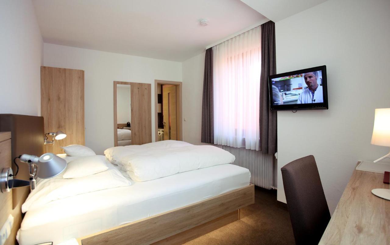 Hotel Warteck フロイデンシュタット エクステリア 写真
